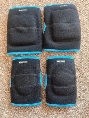 Kids Black and Blue Sports Arm/Leg Sleeve - Comfortable Support Size M!